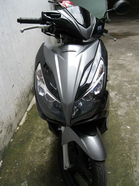 Bán AirBlade 125  doi 10/2013 màu đen xám,Odo 9xxx Km, giá 32tr