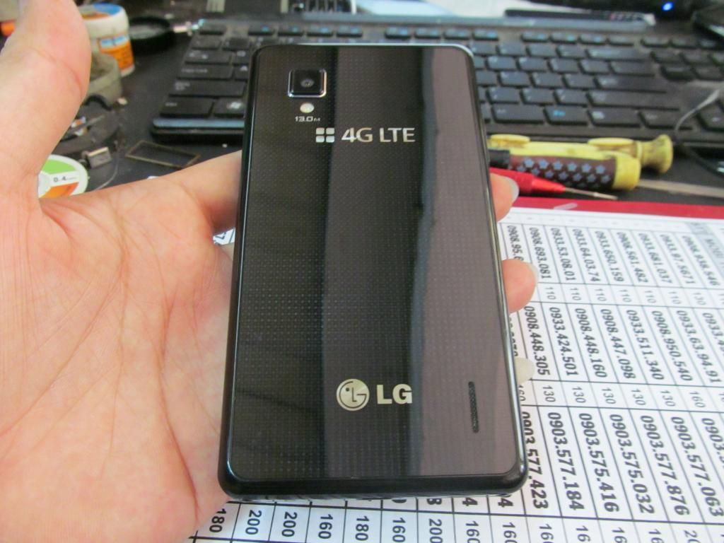 LG - E975 màu đen đẹp - 1