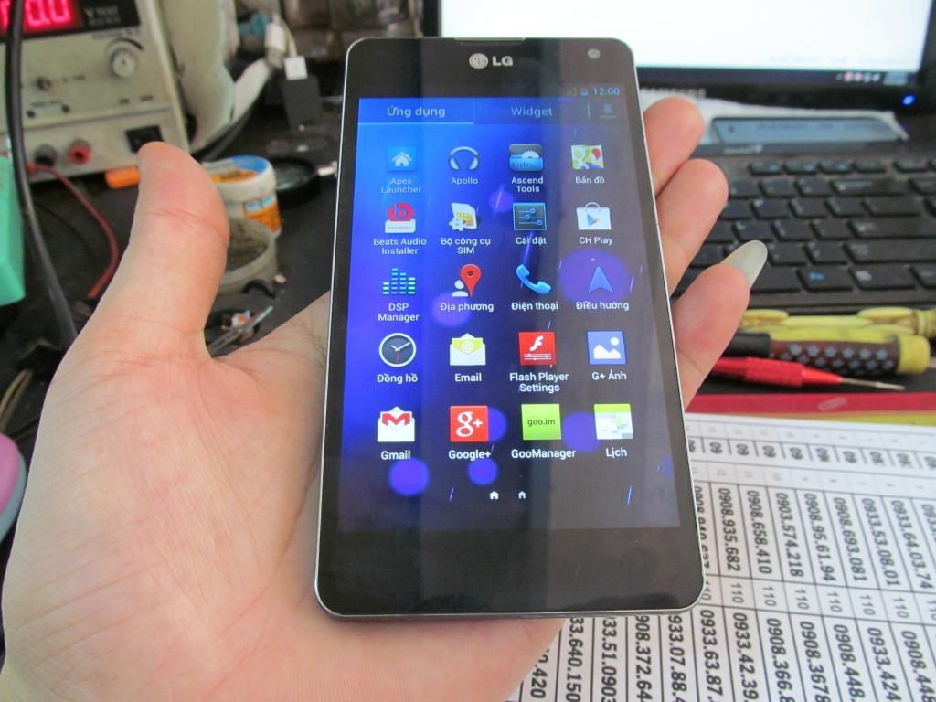 LG - E975 màu đen đẹp