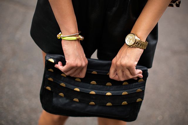 OUTFITS, animal print, tendencias prefall 2013, camisa leopardo, zara sales, rebajas zara, leather shorts, mentirosas, asos clutch, elena estaun, fluor