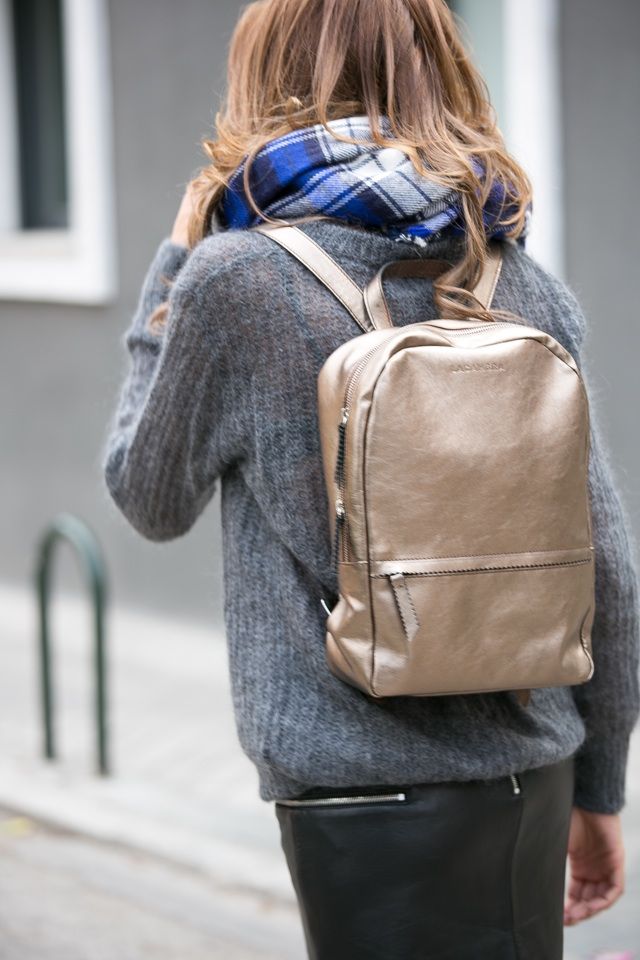 mini leather skirt, zara, tartan scarf, lacambra backpack, botines, western boots, mochila de piel, bronce , cristina blanco, spanish fashion blogger, guiadeestilo, guia de estilo blog, 