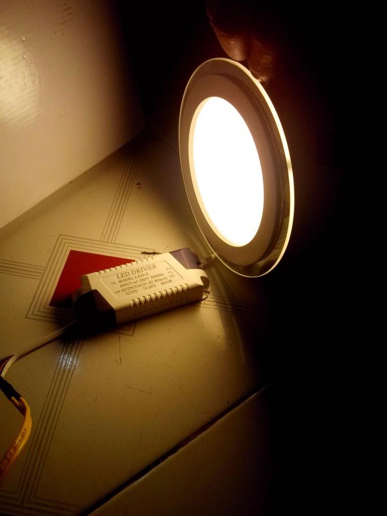 Đèn Chiếu Sáng Tiết Kiệm Điện - 27