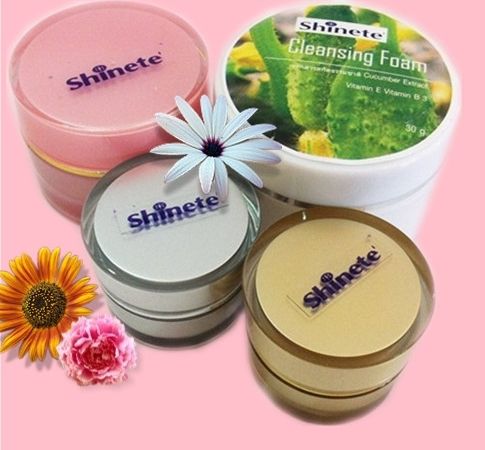 Shinete Cream Pack Whitening Whiten Lightening Lighten + Reduce Dark spots + Melasma + Acne 4in1 box. 
