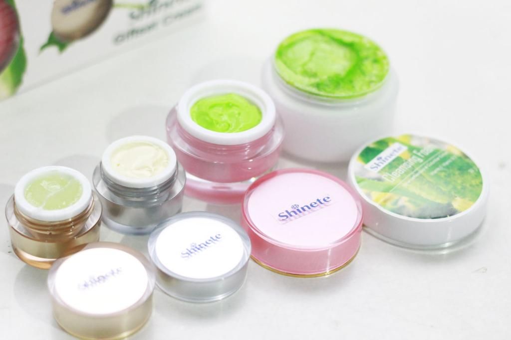 Shinete Cream Pack Whitening Whiten Lightening Lighten + Reduce Dark spots + Melasma + Acne 4in1 box. 