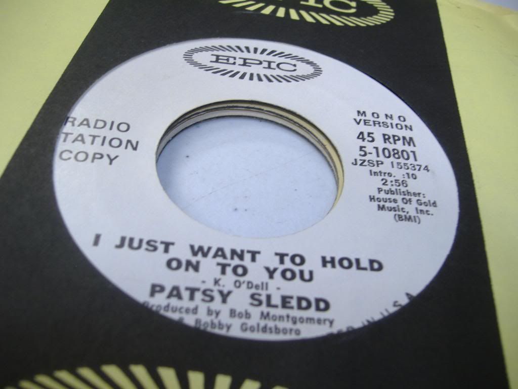 PATSY SLEDD - I Just Want To Hold On To You (same)