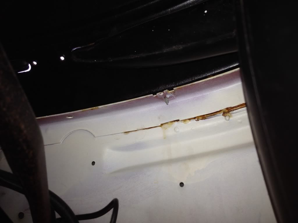 Leaking windscreen The Late Bay